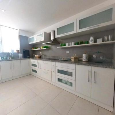 VENTA DE HERMOSO DÚPLEX FRENTE AL MAR, PIMENTEL